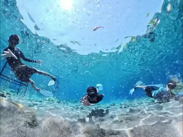 Freediving dengan long fins di Umbul Ponggok, Klaten